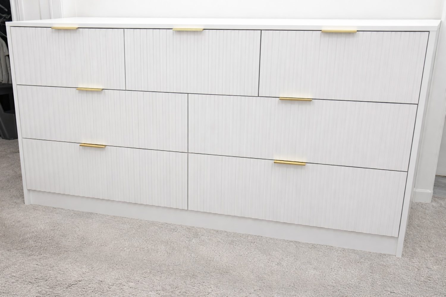 Dresser assembly